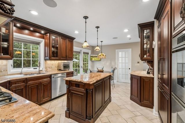 12 Troy Dr, Livingston Twp., NJ 07039