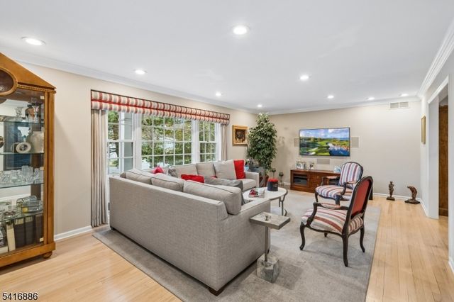 12 Troy Dr, Livingston Twp., NJ 07039