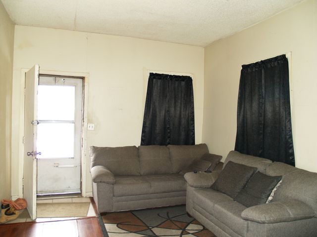 1613 Hanover Street, Chicago Heights, IL 60411