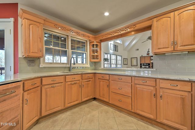 3016 Vicksburg Road, Johnson City, TN 37604