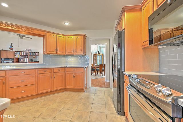 3016 Vicksburg Road, Johnson City, TN 37604