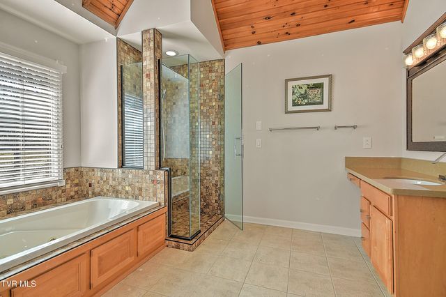 3016 Vicksburg Road, Johnson City, TN 37604