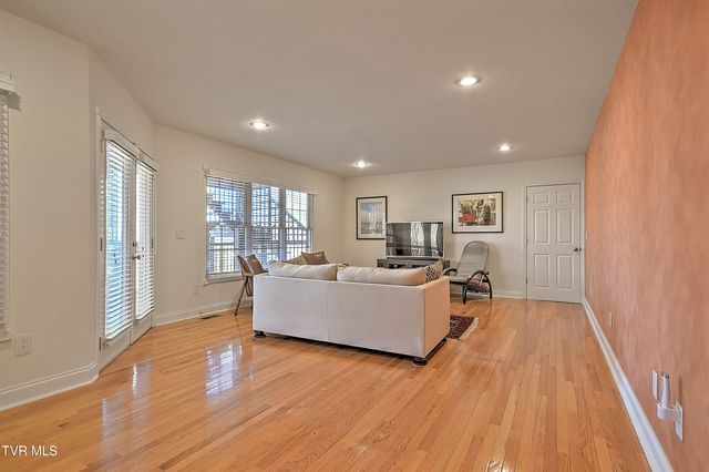 3016 Vicksburg Road, Johnson City, TN 37604