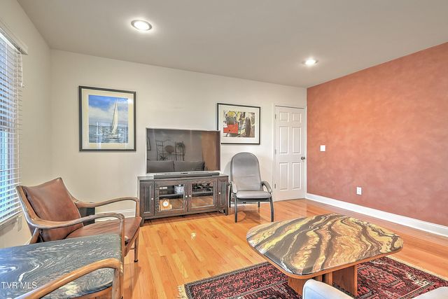 3016 Vicksburg Road, Johnson City, TN 37604