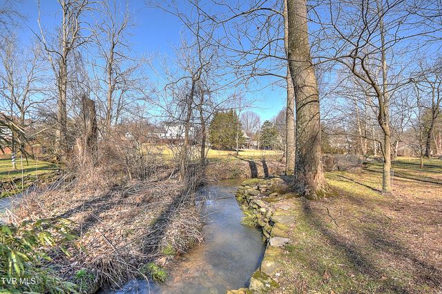 3016 Vicksburg Road, Johnson City, TN 37604