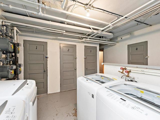 3229 Garfield Avenue 202, Minneapolis, MN 55408