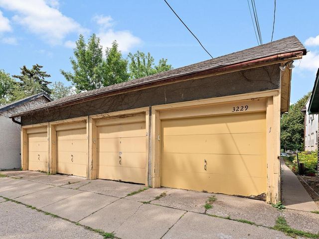 3229 Garfield Avenue 202, Minneapolis, MN 55408