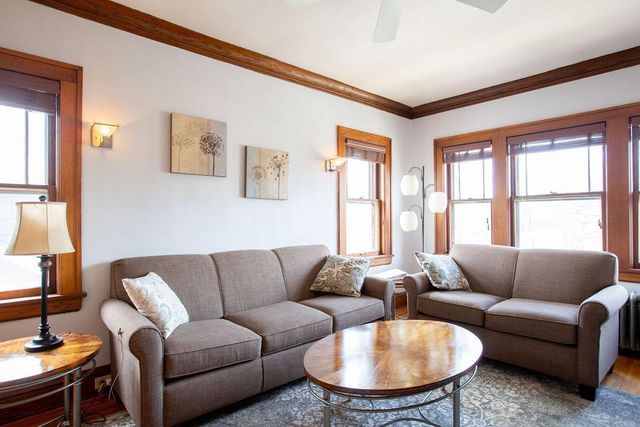 3229 Garfield Avenue 202, Minneapolis, MN 55408