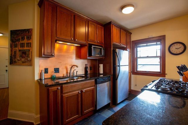 3229 Garfield Avenue 202, Minneapolis, MN 55408