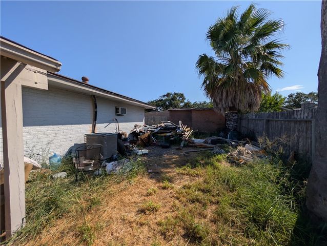 6633 Sahara Dr, Corpus Christi, TX 78412