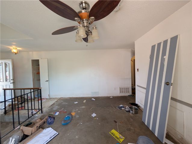 6633 Sahara Dr, Corpus Christi, TX 78412