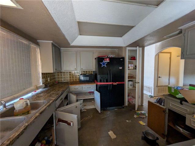 6633 Sahara Dr, Corpus Christi, TX 78412