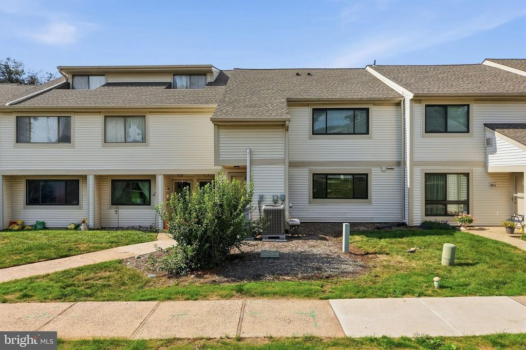 804 INDEPENDENCE DR #CONDO 292, HARLEYSVILLE, PA 19438 — exterior