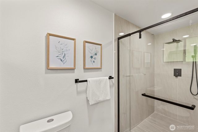 10914 165TH Place NE, Redmond, WA 98052