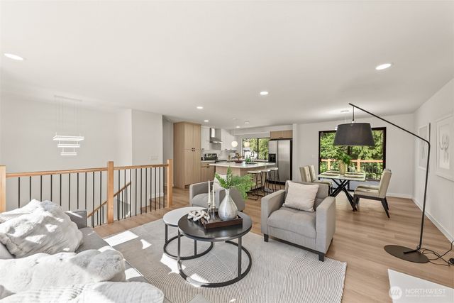 10914 165TH Place NE, Redmond, WA 98052