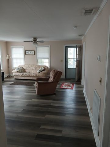 590 NE Colin Kelly Highway, Madison, FL 32340