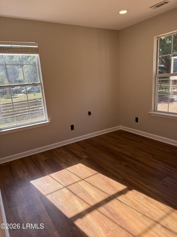 21 Lisbon Way, Beaufort, SC 29907