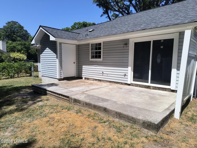 21 Lisbon Way, Beaufort, SC 29907