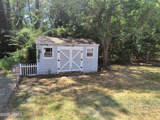 21 Lisbon Way, Beaufort, SC 29907