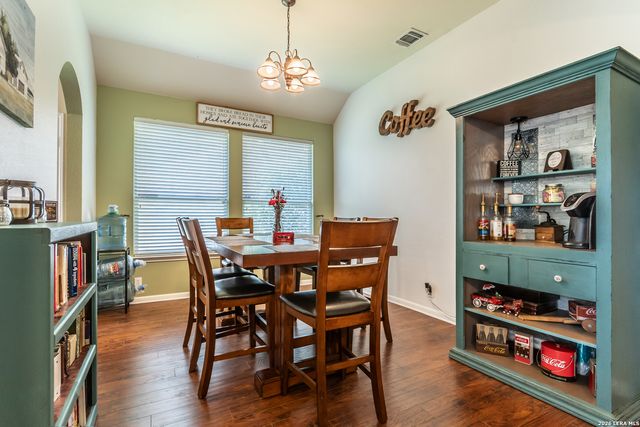 305 HILTON DR, Cibolo, TX 78108