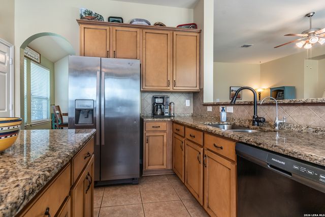 305 HILTON DR, Cibolo, TX 78108