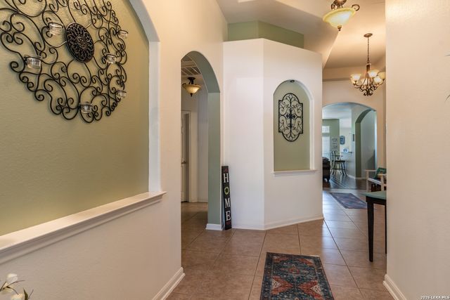 305 HILTON DR, Cibolo, TX 78108