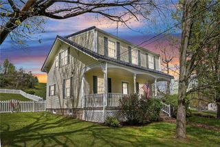 5564 Kings School Rd, Bethel Park, PA 15102