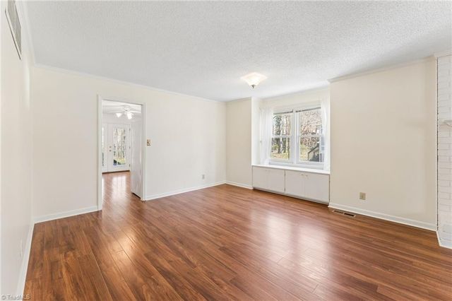 6 Natchez Court, Greensboro, NC 27455