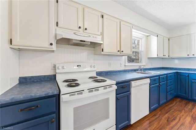 6 Natchez Court, Greensboro, NC 27455