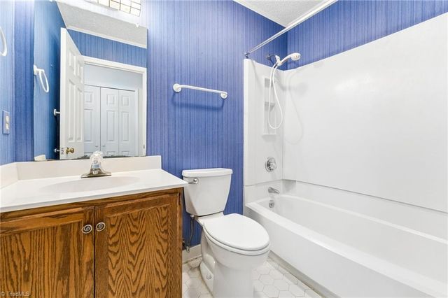 6 Natchez Court, Greensboro, NC 27455