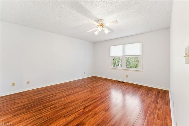 6 Natchez Court, Greensboro, NC 27455