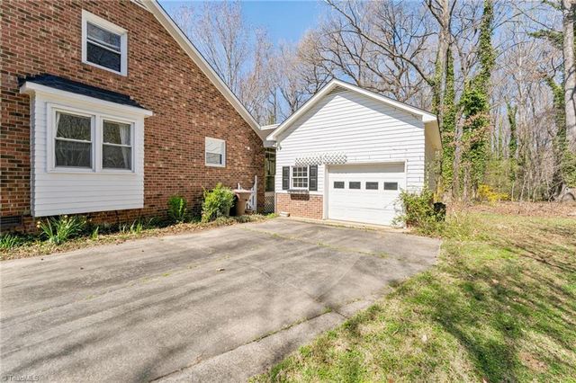 6 Natchez Court, Greensboro, NC 27455