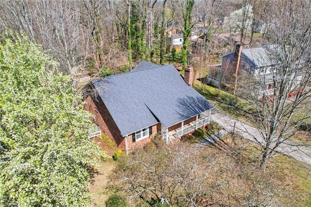 6 Natchez Court, Greensboro, NC 27455