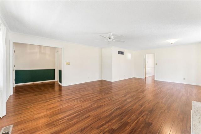 6 Natchez Court, Greensboro, NC 27455