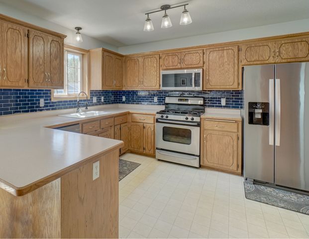 935 2nd Avenue SW, Forest Lake, MN 55025