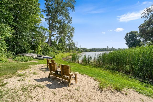 18145 148th Avenue, Spring Lake, MI 49456