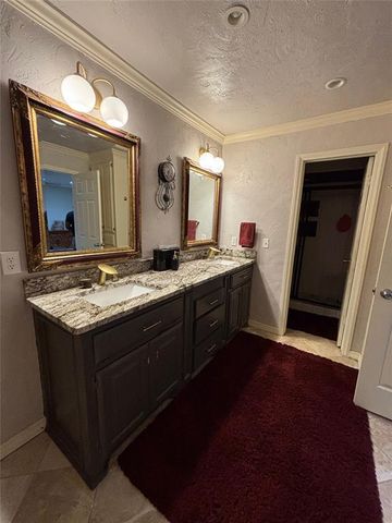 3204 Robin Ridge Road, Oklahoma City, OK 73120