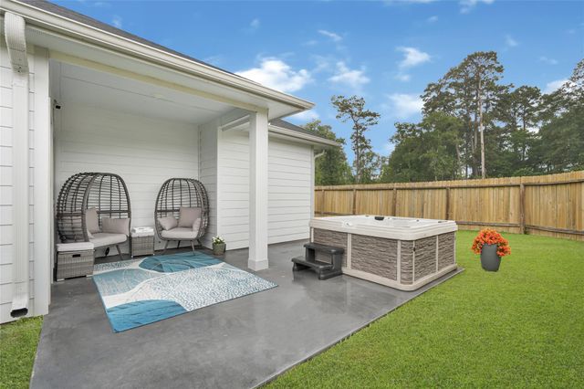 515 Emerald Thicket Lane, Houston, TX 77336