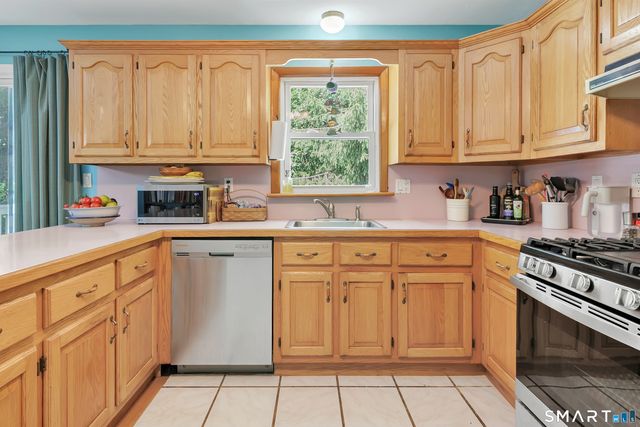 36 Manton Street, Shelton, CT 06484