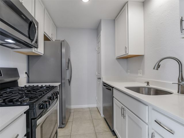 10701 Lanshire DR B, Austin, TX 78758