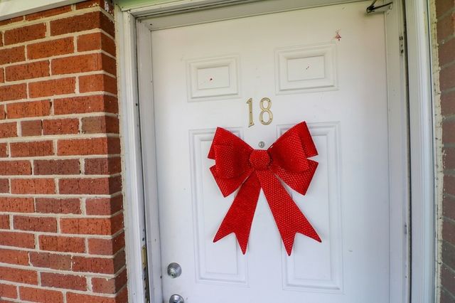 1101 E Algonquin Road 18, Arlington Heights, IL 60005