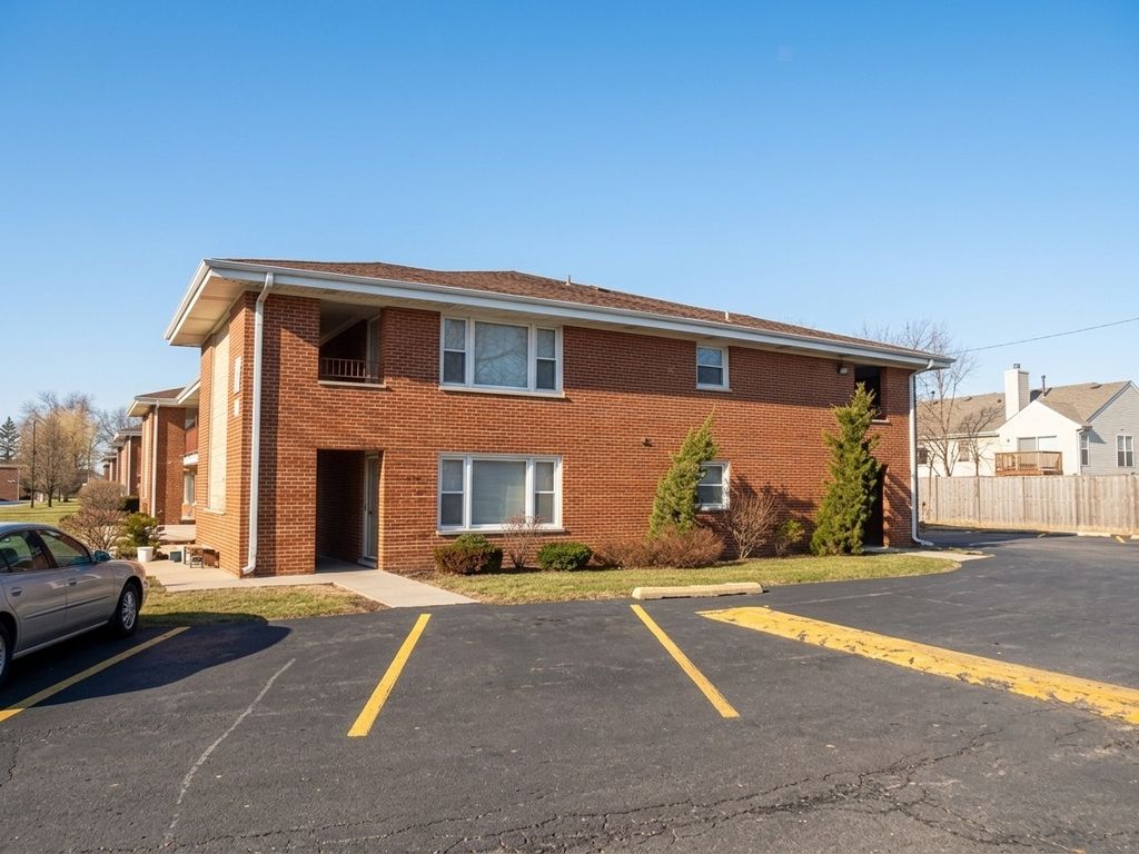 1101 E Algonquin Road 18, Arlington Heights, IL 60005
