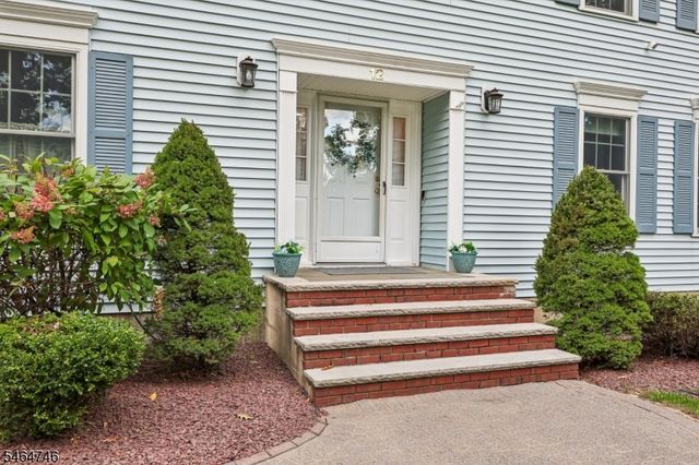 12 Hemlock Ln, Roxbury Twp., NJ 07836