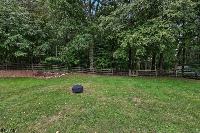 12 Hemlock Ln, Roxbury Twp., NJ 07836