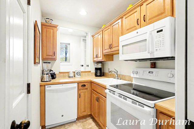 3636 Vienna Stras Street, Laketown Twp, MI 49423