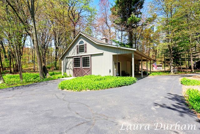3636 Vienna Stras Street, Laketown Twp, MI 49423
