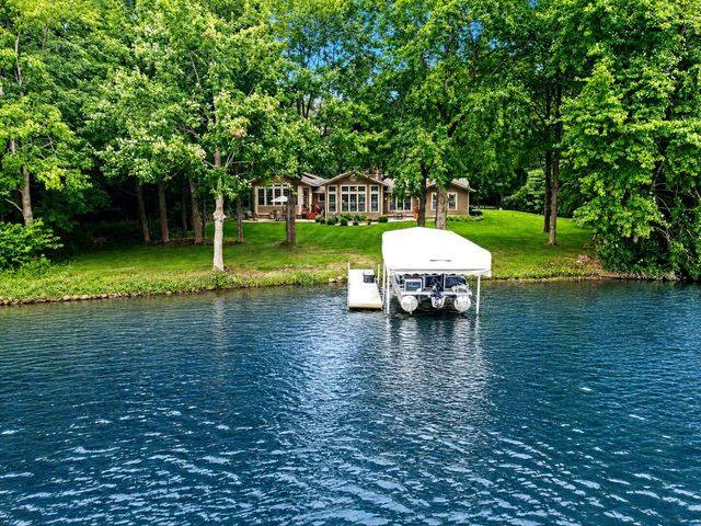 3636 Vienna Stras Street, Laketown Twp, MI 49423