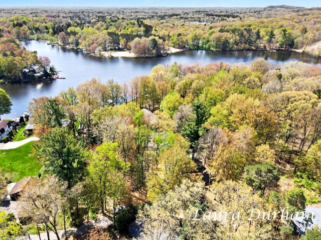 3636 Vienna Stras Street, Laketown Twp, MI 49423