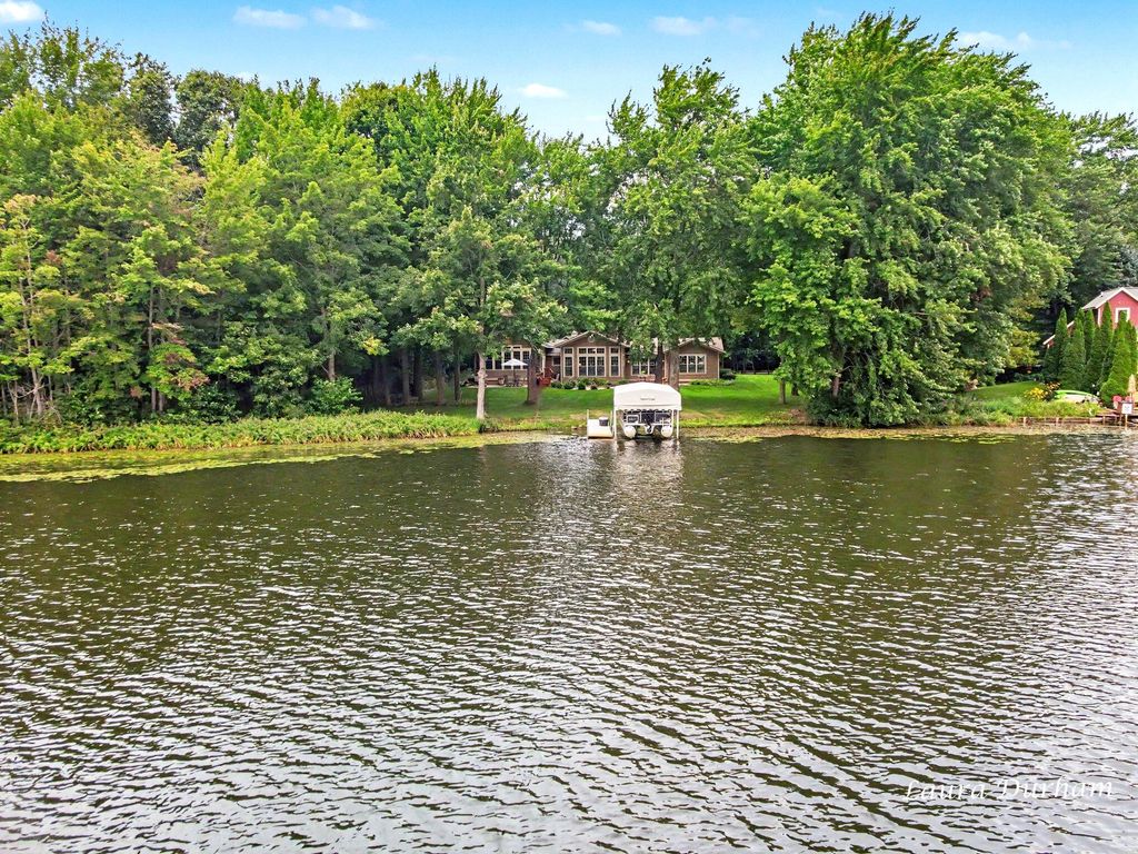 3636 Vienna Stras Street, Laketown Twp, MI 49423
