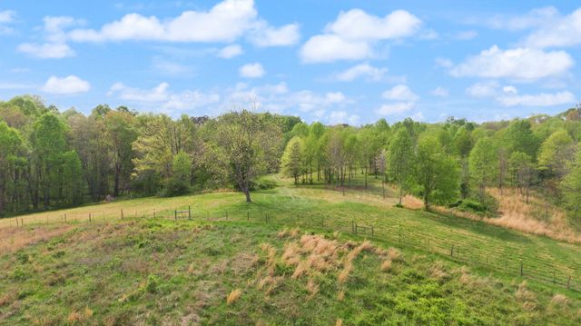 2190 Lily Road, London, KY 40744